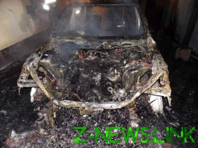 В Ровно неизвестные сожгли автомобиль бизнесмена
