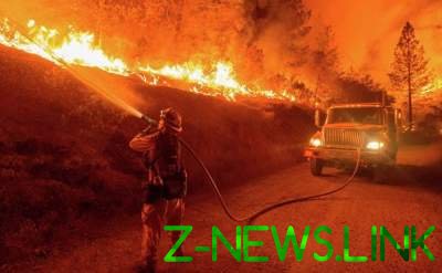 Лесной пожар в Калифорнии: объявлено чрезвычайное положение