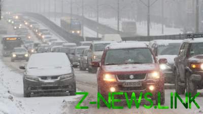 Зима пришла: в Киеве обещают до 6 см снега