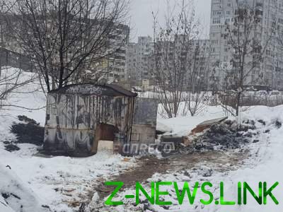 ЧП в Киеве: в вагончике сгорел человек