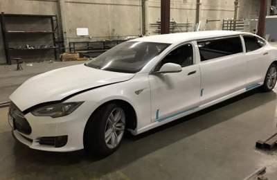 Первый лимузин Tesla выставили на онлайн-аукцион