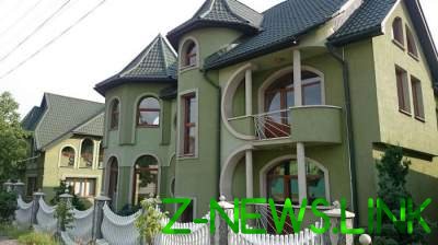 Роскошные дома самого богатого села Украины. Фото