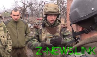 Как бойцы АТО забирают «груз 200» боевиков. Видео