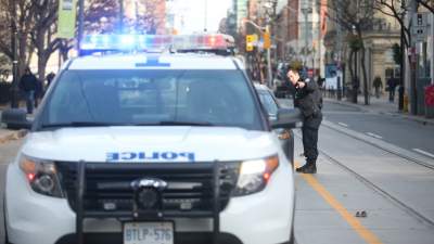 В Торонто неизвестный с ножом напал на прохожих 