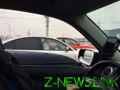 Снимки Деда Мороза на авто с неприличными еврономерами взорвали соцсети. Фото