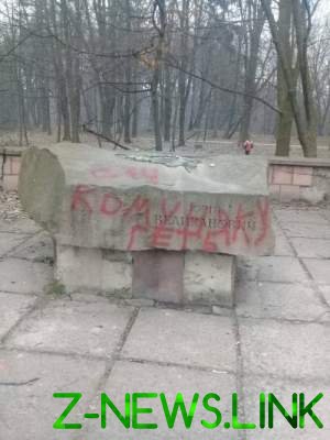 Во Львове разрушили еще один памятник времен СССР
