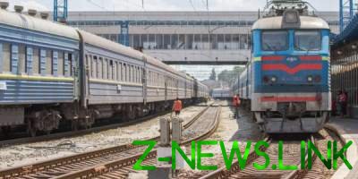 «Укрзализныця» предупредила об отмене десяти маршрутов поездов 