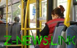 Киев: трое человек устроили драку в троллейбусе