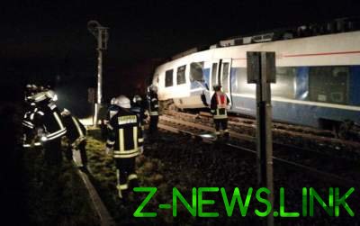 В Германии столкнулись поезда: десятки пострадавших