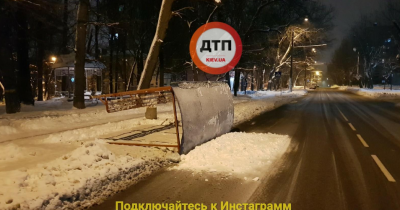 В Киеве вновь рухнула остановка транспорта	