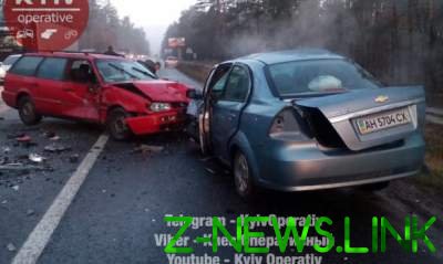 ДТП с пятью авто под Киевом: есть жертвы 
