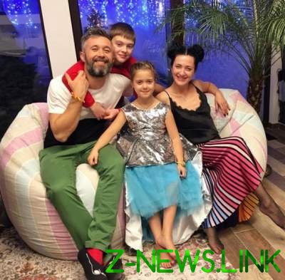 Сергей Бабкин показал новогоднее семейное фото