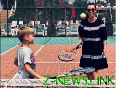 Регина Тодоренко показала, как играет в теннис с племянником