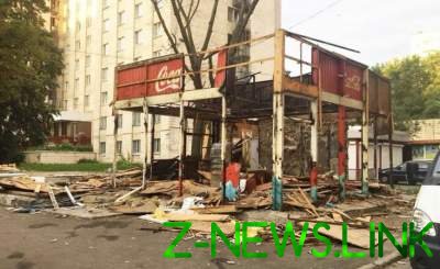 В Киеве вновь демонтировали МАФы