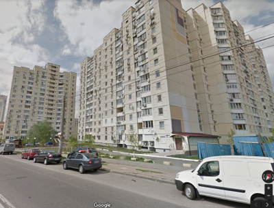 В Киеве несовершеннолетний выбросился из окна из-за девушки