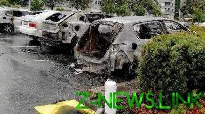 Поджигатели сожгли десятки автомобилей в Швеции. Видео