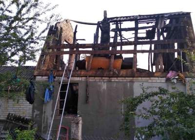 На Киевщине полностью сгорел дом