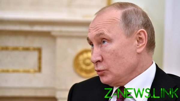 В Сети обсуждают странную фотку Путина