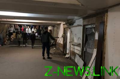 В Киеве возле станции метро «Университет» убирают МАФы