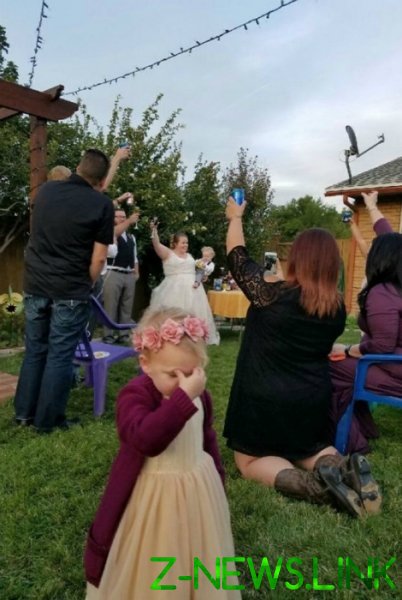 Веселые фотки детей, не желавших посещать свадьбу