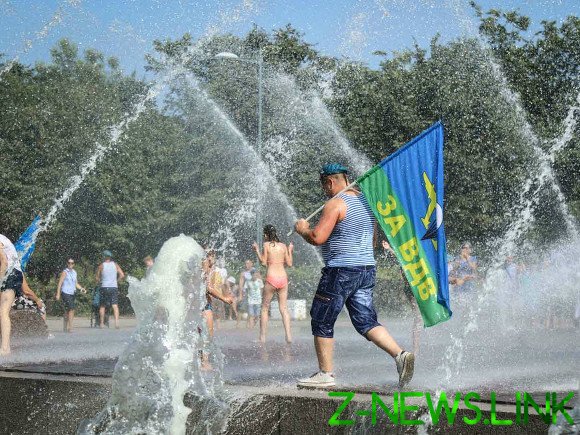 В День ВДВ петербургский «Водоканал» выставит «стражу» рядом с фонтанами