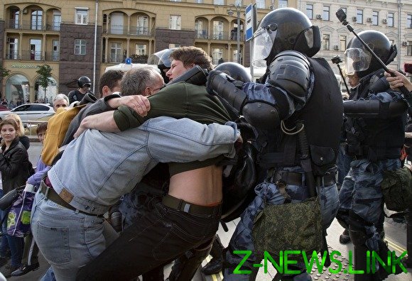 СК отказался рассматривать заявления шести избитых силовиками участников митингов в Моск
