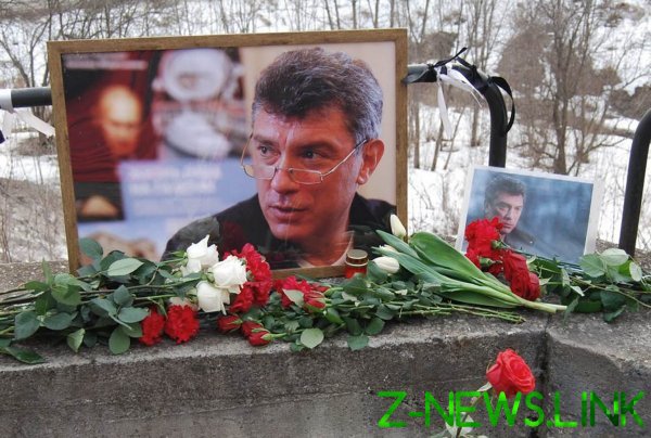 Жителей поселка угрозами заставили отказаться от наименования улицы в честь Немцова