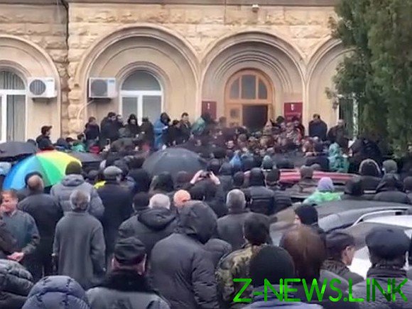 Как донецкие бойцы устроили «майдан» в Абхазии