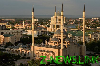 Дагестанец покурил возле мечети «Сердце Чечни» и пропал вместе с двумя друзьями