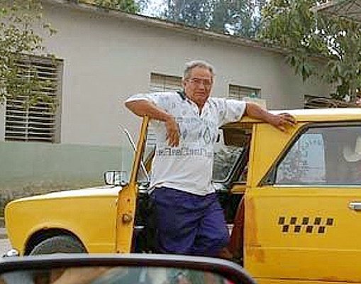 Московский таксист покатал пьяного мужчину и рекордно обогатился