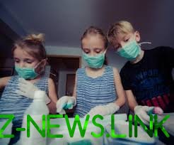 Российские дети начали играть в коронавирус