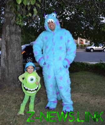 Отцы рассмешили прикольными костюмами на Хэллоуин для себя и дочек