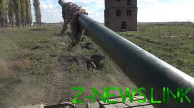 Как бойцы ВСУ учатся противостоять танковой атаке. Видео