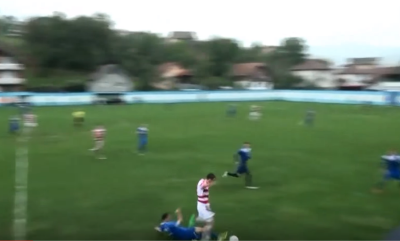Босниец получил страшную травму во время футбольного матча. Видео