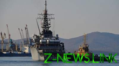 Во Владивосток зашли японские военные корабли