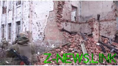 Владения семьи Януковича в Песках превратились в руины. Видео
