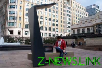 В Лондоне появятся "умные" скамейки с интернетом 