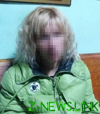 В Киеве мать бросила девятимесячного ребенка у метро и пошла выпивать 