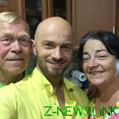 Влад Яма поделился снимком со своими родителями