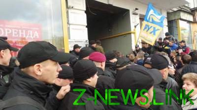 Протесты под Радой: силовики блокировали нардепов. Видео