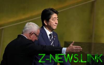 Премьер Японии заявил о проведении жесткой политики в отношении КНДР