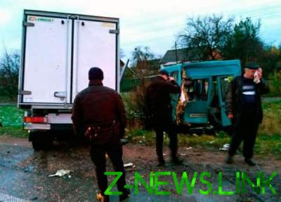 На Житомирщине грузовик врезался в маршрутку: есть жертвы