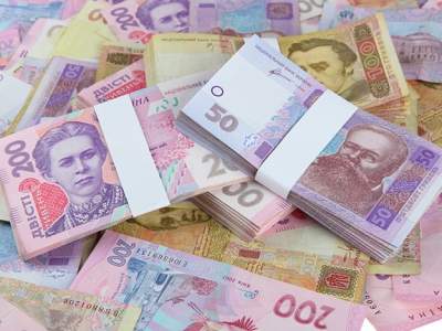 В Киеве мошенники вытащили из машины миллион гривен. Видео