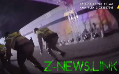 Камера на теле полицейского зафиксировала момент стрельбы в Лас-Вегасе. Видео