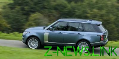 Появились первые фото обновленного Range Rover 