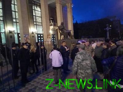 В Запорожье концерт Сергея Бабкина усиленно охраняет полиция