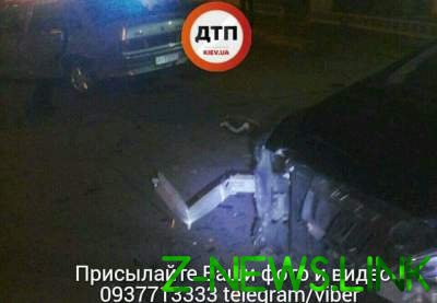 Серьезное ДТП в Киеве: в аварии пострадали три авто