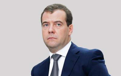 Медведев повеселил соцсети нелепым танцем