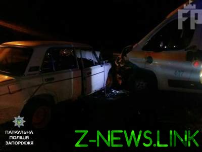 В Запорожье легковушка столкнулась с каретой скорой: есть пострадавшие