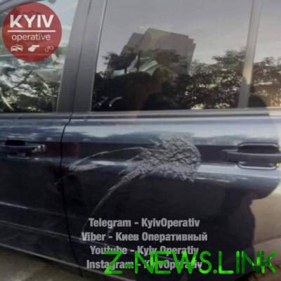 В Киеве десятки автомобилей облили кислотой